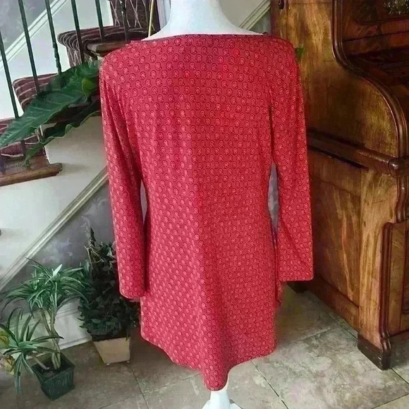 Chause New York ladies red paisly size Large Excellent condition. Wrinkle free - Picture 9 of 9